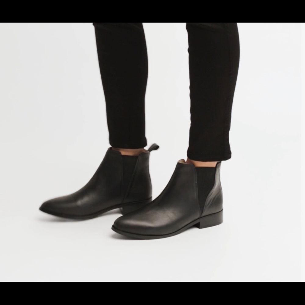 NISOLO Chelsea Boot in Black